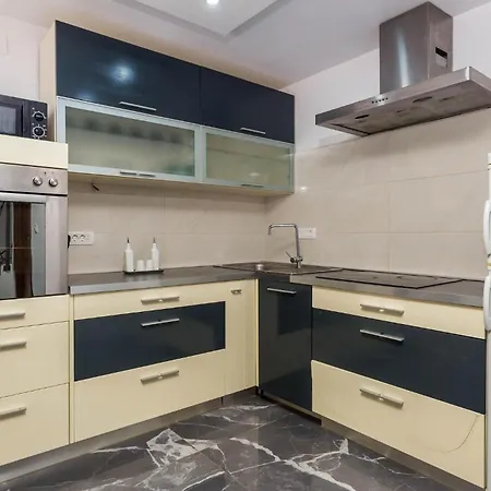 3 Bedroom Awesome In Jurdani